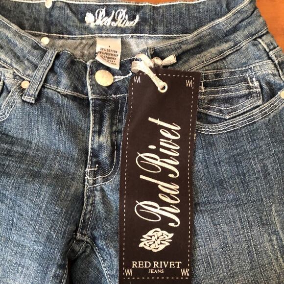Red Rivet Denim Skinny Jeans Junior Size 1 Studded Flap Back Pockets Inseam 33" - Picture 3 of 5